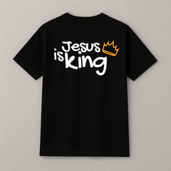 Camiseta “Jesus is king”